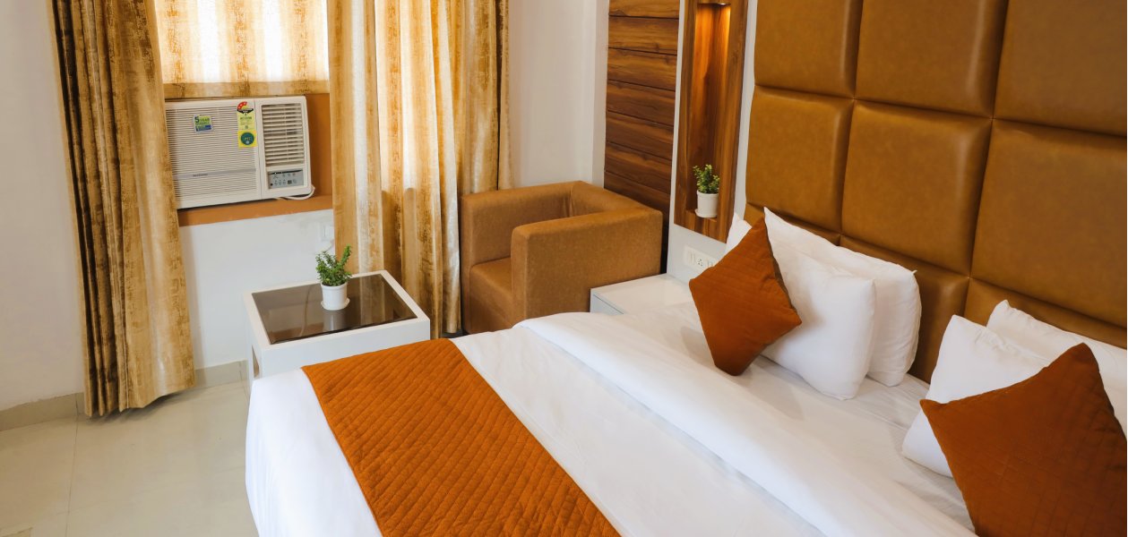 Luxury Hotels In Karol Bagh - Hotel Jeyan Inn